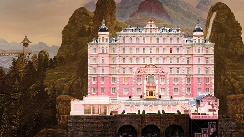 그랜드 부다페스트 호텔 | 완벽하게 조립된 비극, 눈부시게 아름다운 상실의 기록
